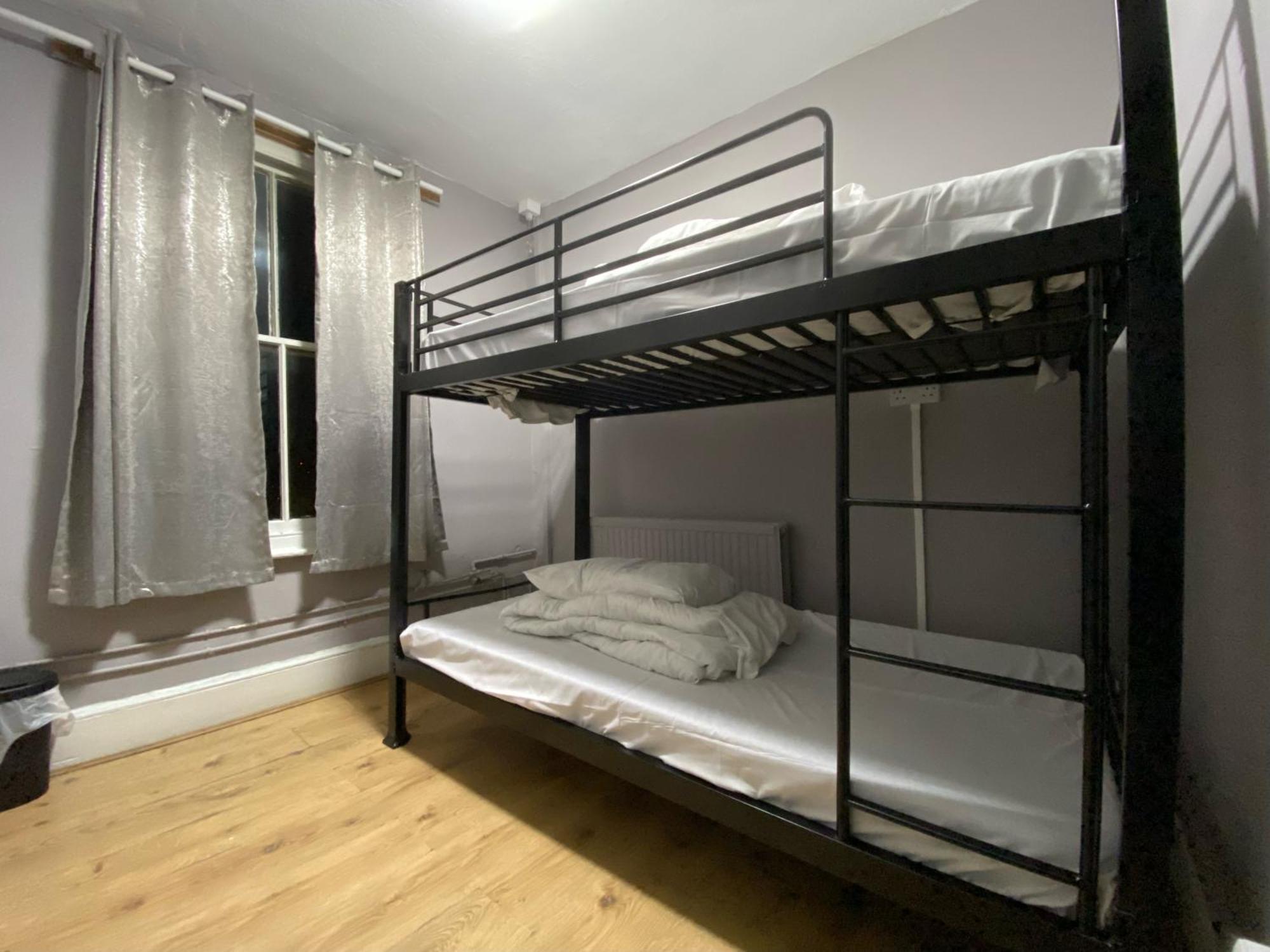 Queen Elizabeth Hostel London Exterior photo